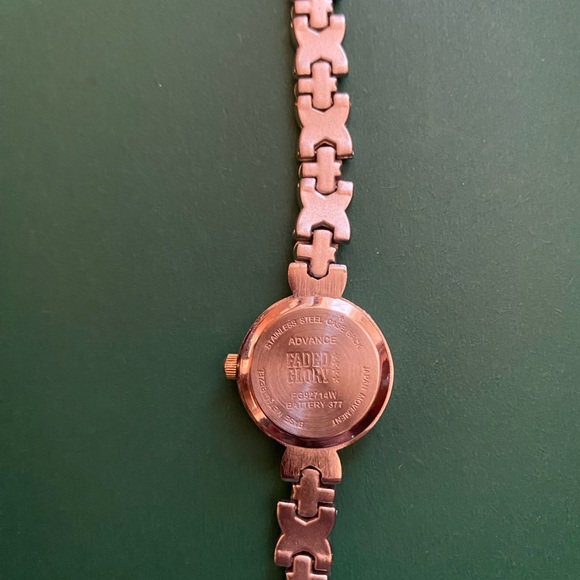 Faded Glory watch silver colored band with gold tone hearts. - Picture 5 of 9